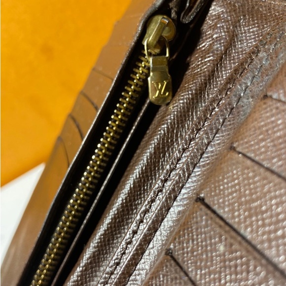 Authentic Louis Vuitton Damier Brazza Wallet - Picture 10 of 14